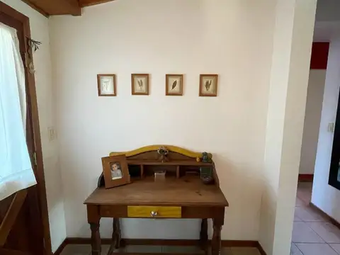 Casa 6 ambientes con 2 baños