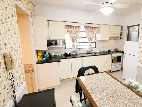 Casa 7 ambientes con 3 baños