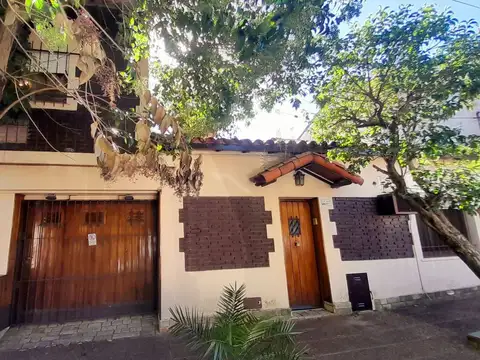 Olivos - A 2 cuadras de Av. Maipú - Planta Baja con excelente frente!