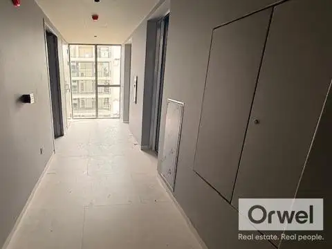 Oficina en Alquiler con 1 cochera