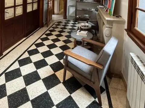 Venta Casa 8 ambientes con jardín y pileta en Vicente Lopez