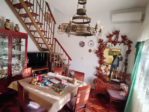 Casa de 2 plantas en venta en Echesortu