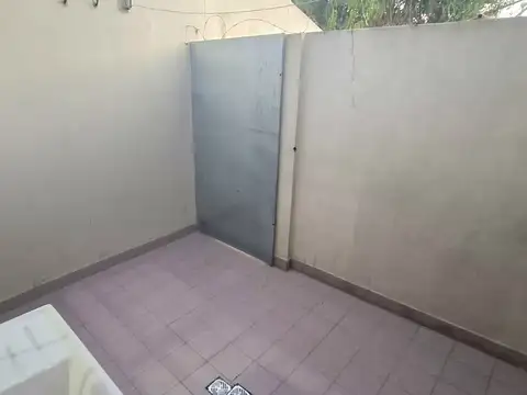Alquiler depto 2 amb con patio