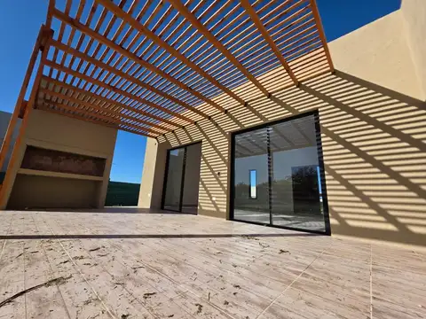 Los Juncos Luján 100