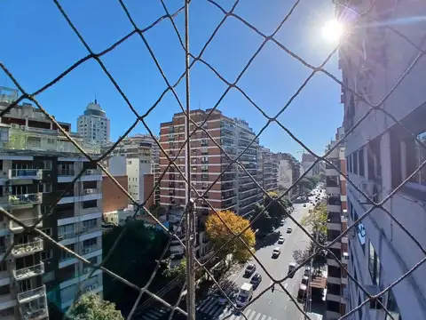AV. CRAMER 1800 - DEPTO. 3 AMBIENTES CON COCHERA Y BAUL