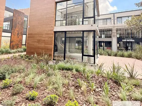 Local en Venta - 1 Baño - 204mts - San Miguel