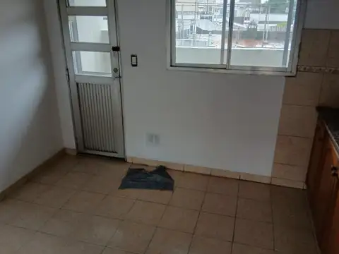 Depto Tipo Casa en Alquiler de 2 dormitorios
