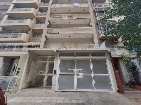 SAN MARTIN VENTA SEMIPISO AL FTE 2 AMB CON COCHERA.