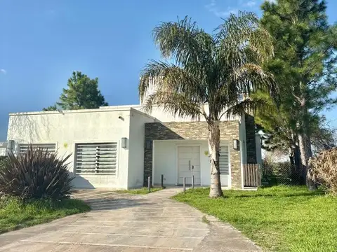 VENTA CASA EN CLUB DE CAMPO EL CANDIL (CANNING-SAN VICENTE)