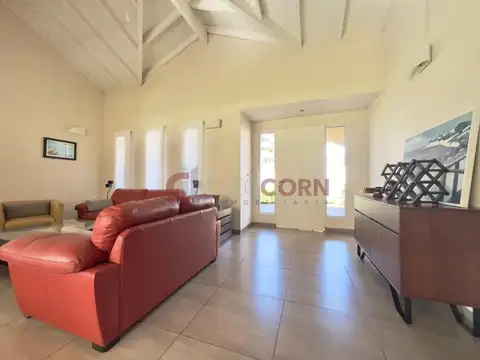 Casa en Venta con 5 cocheras