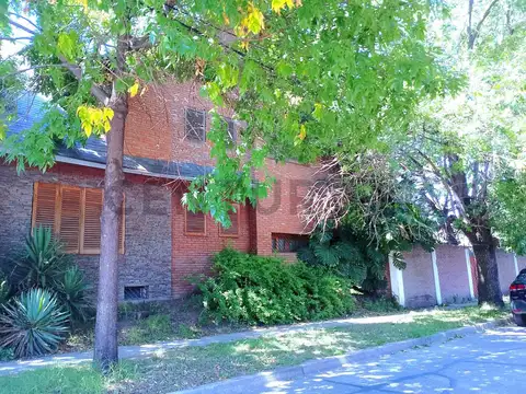 Casa en Venta en Adrogue, USD 255.000