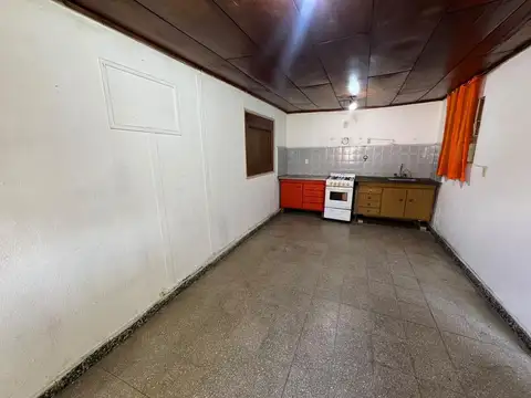 Casa 3 ambientes con 1 baño