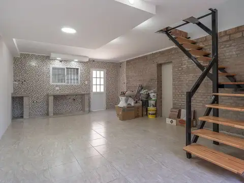 CASA EN VENTA BARRIO FISHERTON DOS DORMITORIOS