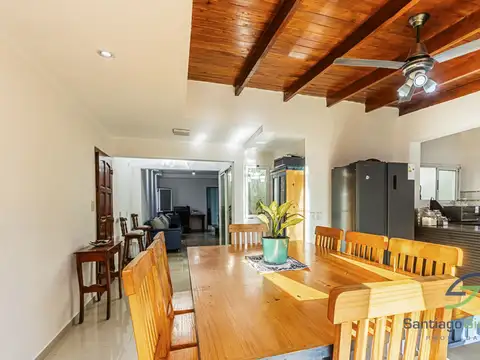Casa en Venta con 2 cocheras
