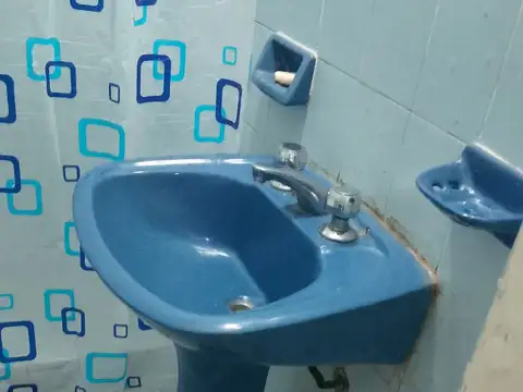 Departamento tipo casa en alquiler en Lanus Este