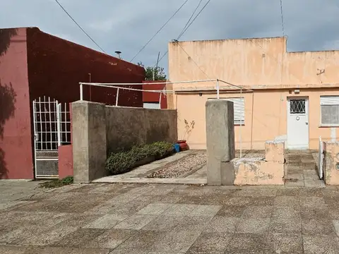 Casa 4 ambientes con 1 baño