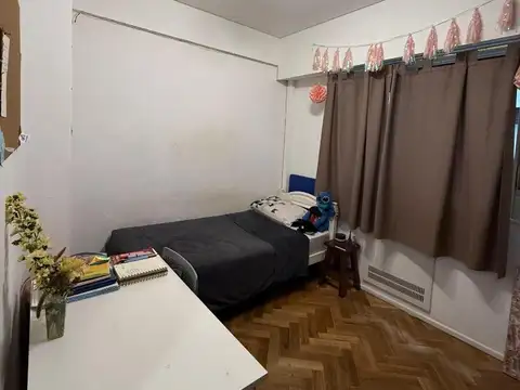 Departamento en venta  3 amb con  baulera sobre avenida.