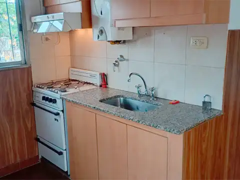 HERMOSA CASA PLANTA ALTA 1 DORMITORIO CON COCHERA BARCELONA Y AV. URIBURU
