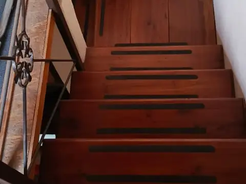 Casa 6 ambientes con 2 baños
