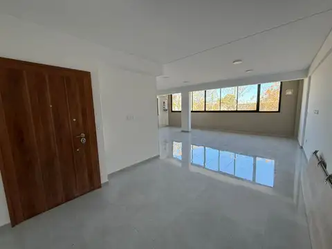 Depto Tipo Casa 4 ambientes con 3 baños