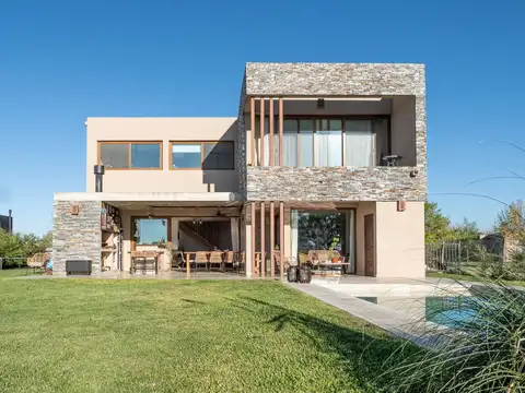 VENTA CASA DISEÑO B° GOLF. EL CANTON. DOMOTIZADA.