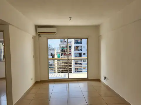 Departamento en Alquiler en Floresta, $ 690.000
