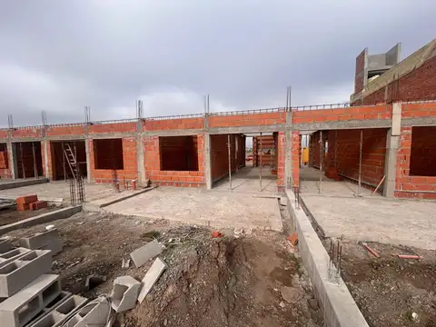 VENTA DUPLEX EN CAMPOS DE MANANTIALES