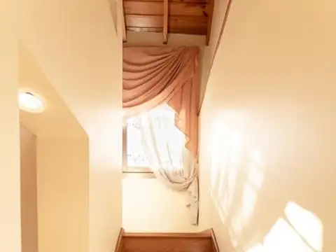 Casa 5 ambientes con 3 baños
