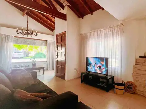 VENTA Casa 5 ambientes Caisamar Apta Crédito