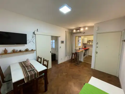 Esmeralda 1000, Piso 2