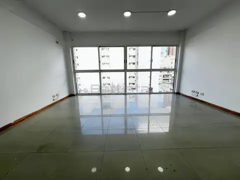 Oficina en Alquiler en Ramos Mejía, $ 640.000