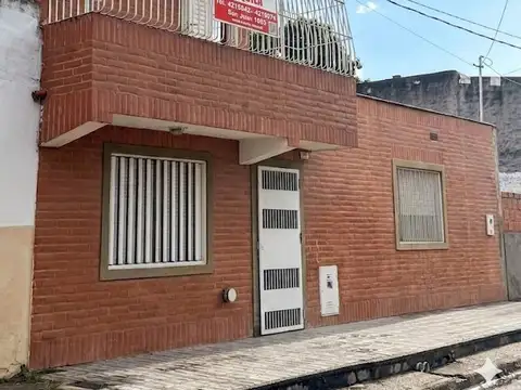 CASA EN ALQUILER - PJE AZOPARDO 1410 - ALTURA AV ALEM 1150