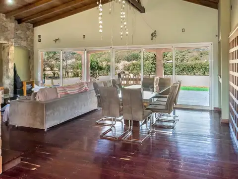 Casa en Venta en La Lucinda, USD 370.000