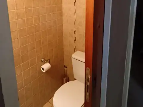 AMPLIA CASA EN VENTA  