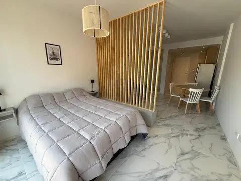 Hermoso depto. reciclado a nuevo, vista parcial al mar.