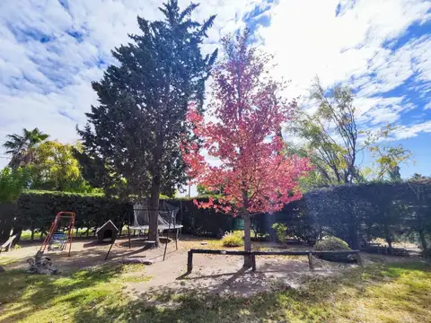 Casa en Venta con 2 cocheras