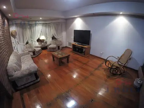 Casa 5 ambientes con 3 baños