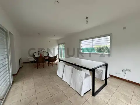 Casa en Venta en Villa Elisa, USD 105.000