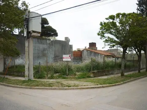 Lote en esquina - Excelente ubicación