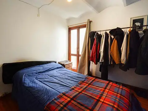 Venta 2 apartamentos 4 y 1 dormitorio Ciudad Vieja