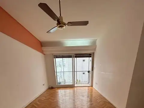 3 Ambientes - Apto Profesional - Contrafrente - Balcon - Dependencia - Cochera