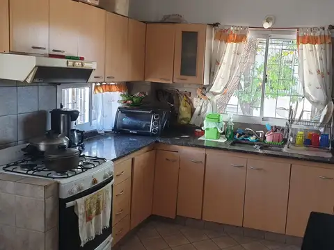 Depto Tipo Casa 4 ambientes con 4 baños