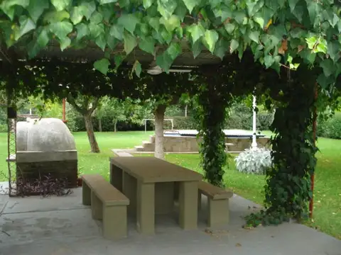 Casa a reciclar con amplio terreno en Andino