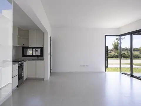 Casa 3 ambientes con 2 baños