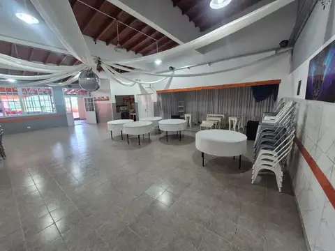 Casa en Venta con 1 cochera