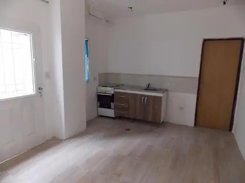 Depto Tipo Casa en Alquiler en Munro, $ 420.000