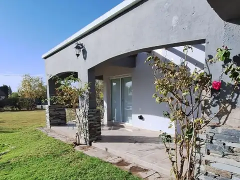 CASA EN VENTA 4 DORM.  Bº RANCHOS DE LA MERCED