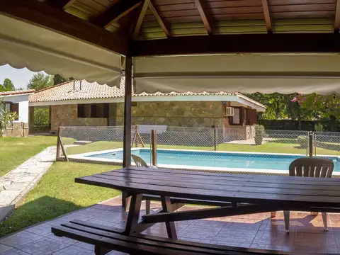 Casa - Cotos de la Alameda - Piscina - Quincho - Permuta