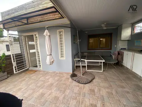 Casa en Venta con 4 cocheras