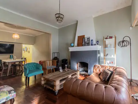 Manuel Castro 1100 , Piso 0
